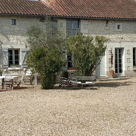 Le Clos Des Fayes Berthegon Exterior photo