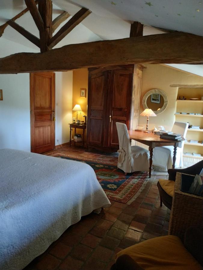 Le Clos Des Fayes Berthegon Exterior photo