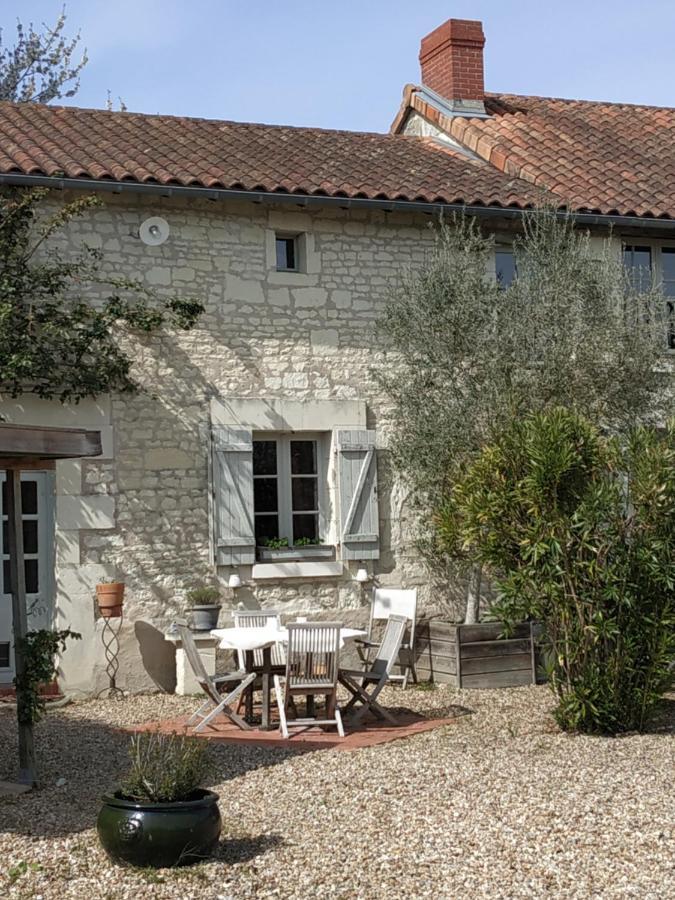 Le Clos Des Fayes Berthegon Exterior photo
