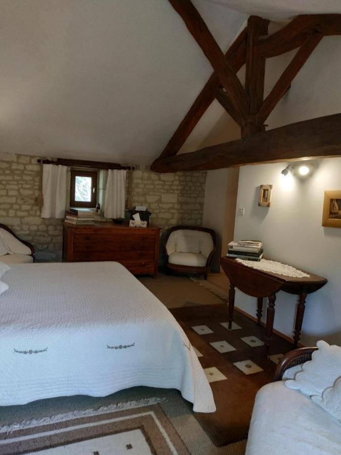 Le Clos Des Fayes Berthegon Exterior photo